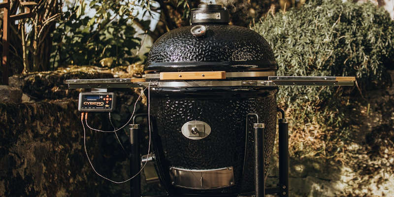 Monolith mit BBQ Guru Grillthermometer