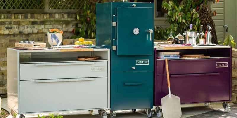 Charlie Beistellwagen kombiniert mit Charlie Holzkohleofen