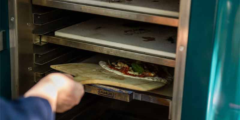 Pizza aus dem Charlie Oven
