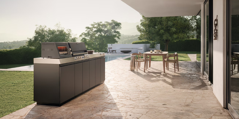 Miele Gasgrills als Outdoorküche